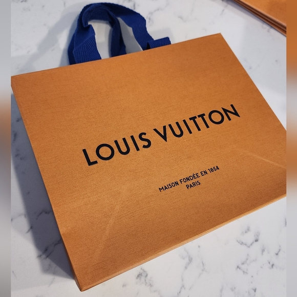 LOUIS VUITTON - Small giftbag (Authentic) - Picture 1 of 5